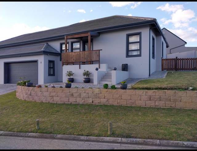 3 BEDROOM TOWNHOUSE FOR SALE IN BLUE MOUNTAIN VILLAGE